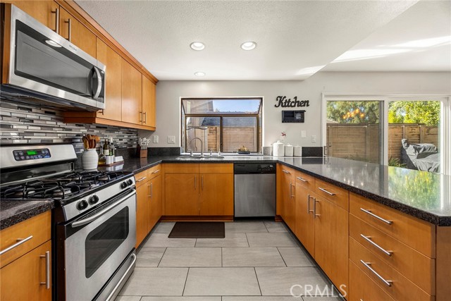 Detail Gallery Image 12 of 34 For 2027 Cobblefield Way, Glendora,  CA 91740 - 3 Beds | 2/1 Baths