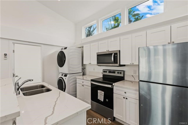 Detail Gallery Image 7 of 18 For 552 N Cambridge St, Orange,  CA 92867 - – Beds | – Baths