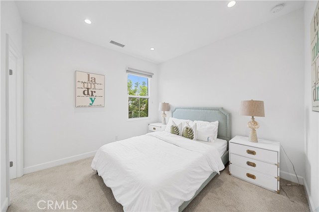 Detail Gallery Image 31 of 37 For 67 Runner, Irvine,  CA 92620 - 3 Beds | 3/1 Baths