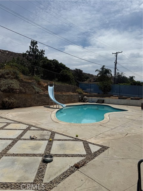 5541 Peacock Lane, Riverside CA: https://media.crmls.org/medias/6b0f5abc-4f2c-42ad-9fd8-490710fd6ecf.jpg