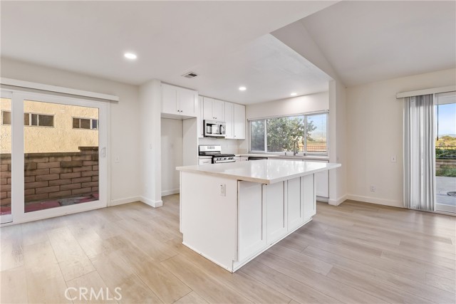 Detail Gallery Image 3 of 21 For 23412 Ancia, Mission Viejo,  CA 92691 - 3 Beds | 2 Baths