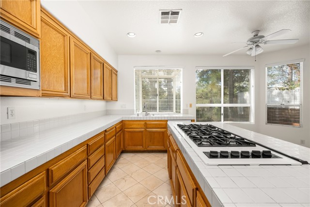 Detail Gallery Image 19 of 45 For 823 S Parkglen Pl, Anaheim Hills,  CA 92808 - 4 Beds | 3/1 Baths