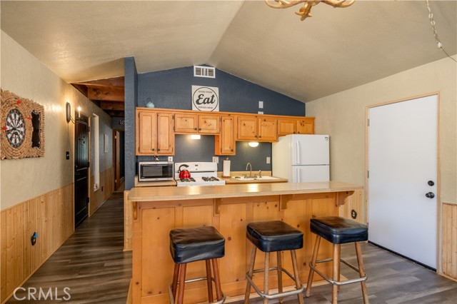 Detail Gallery Image 11 of 26 For 2101 5th Ln, Big Bear City,  CA 92314 - 2 Beds | 1 Baths