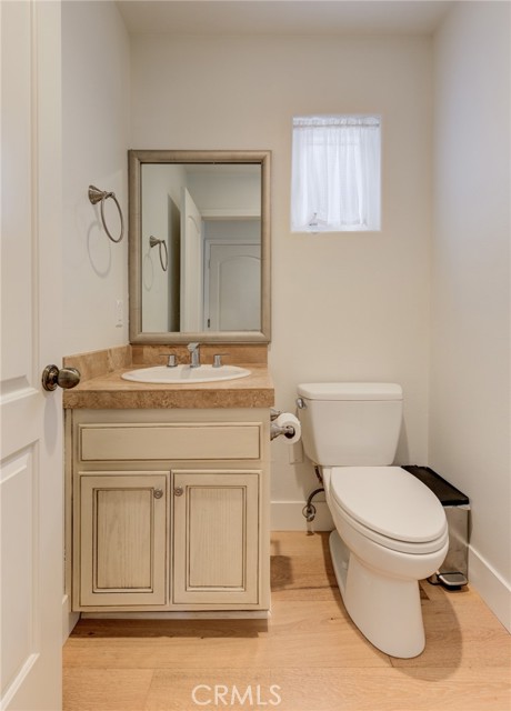 Detail Gallery Image 23 of 42 For 1924 Ruhland Ave #B,  Redondo Beach,  CA 90278 - 3 Beds | 2/1 Baths