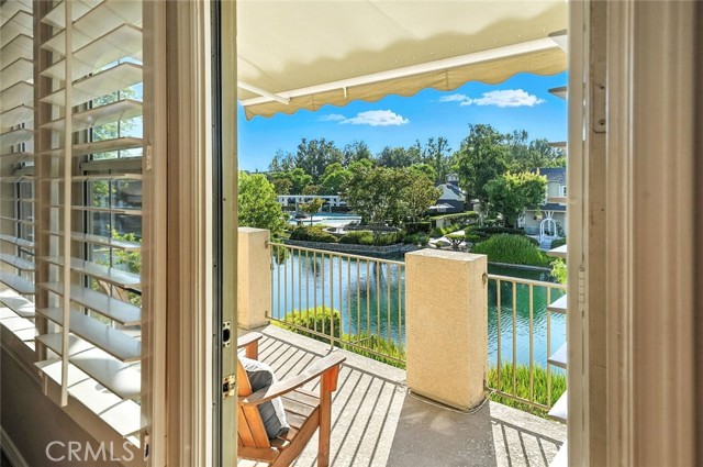 27052 Island Road, Valencia CA: https://media.crmls.org/medias/6b11c421-8990-4467-a016-21a4fc2d687f.jpg