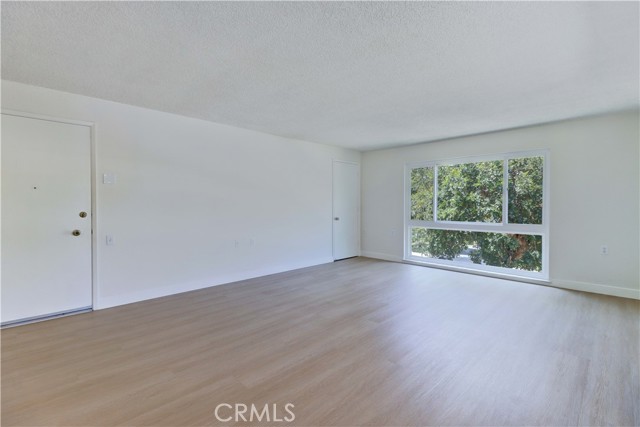 925 Ave Majorca, Laguna Woods CA: https://media.crmls.org/medias/6b13e597-035d-455d-b9eb-d754a80b8f7e.jpg