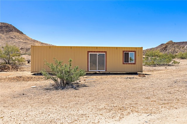 Detail Gallery Image 4 of 35 For 1111 Saratoga, Pioneertown,  CA 92268 - 1 Beds | 1 Baths