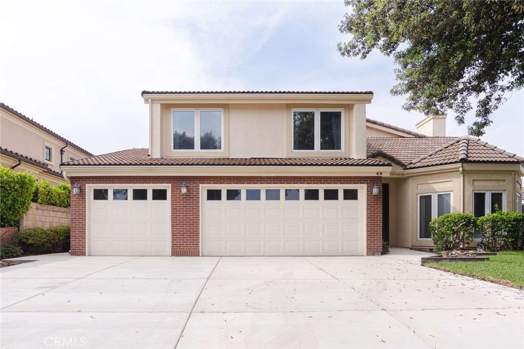 49 W La Sierra Drive