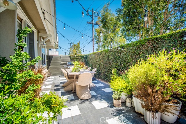2065 Thurin Street, Costa Mesa CA: https://media.crmls.org/medias/6b165739-c295-4c39-a47d-7ec7441efeed.jpg