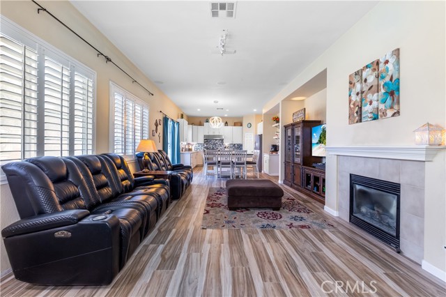 Detail Gallery Image 13 of 29 For 26412 Clydesdale Ln, Moreno Valley,  CA 92555 - 6 Beds | 3 Baths
