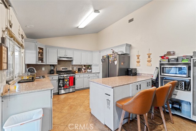 Detail Gallery Image 12 of 20 For 9087 Rosecrest, Fontana,  CA 92335 - 4 Beds | 2 Baths