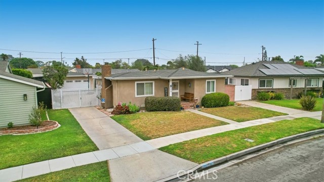 Detail Gallery Image 3 of 33 For 2270 Albury Ave, Long Beach,  CA 90815 - 3 Beds | 2 Baths