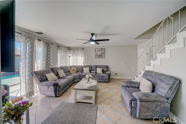 Detail Gallery Image 1 of 39 For 8961 Summerwood Way, Fontana,  CA 92335 - 3 Beds | 2/1 Baths