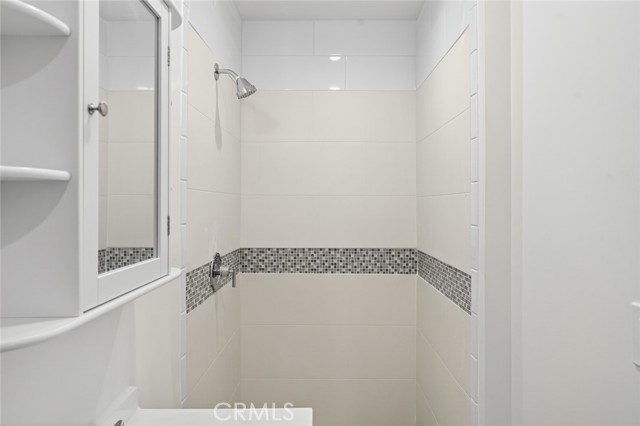 Detail Gallery Image 16 of 22 For 368 a Newport Ave, Long Beach,  CA 90814 - 2 Beds | 1 Baths