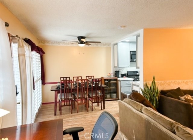 Entry/Dining area
