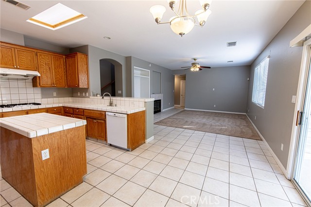 Detail Gallery Image 8 of 40 For 803 Mountain Park Dr, Bakersfield,  CA 93311 - 4 Beds | 3/1 Baths