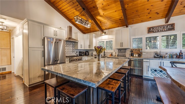 Detail Gallery Image 9 of 40 For 370 Weisshorn Dr, Crestline,  CA 92325 - 2 Beds | 2 Baths