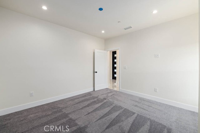 36733 42nd E Street, Palmdale CA: https://media.crmls.org/medias/6b1942c4-f35a-4212-9285-5f2304d99aa1.jpg