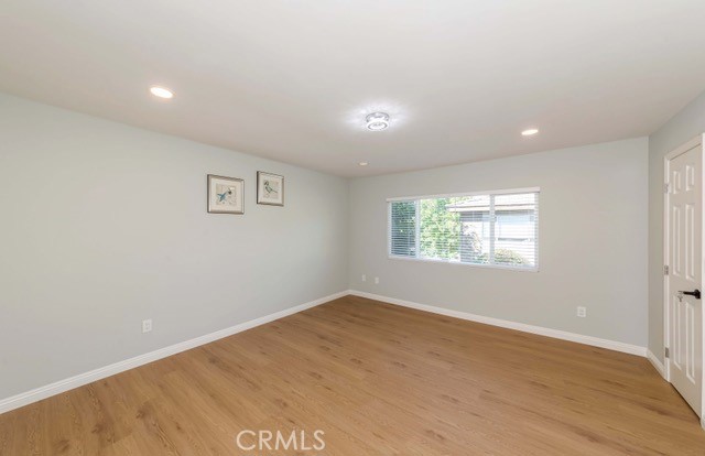 https://media.crmls.org/medias/6b19d9ff-2e64-4ccf-8a85-ac7630832c05.jpg?preset=X-Large