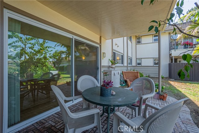 22817 Nadine Circle, Torrance CA: https://media.crmls.org/medias/6b1a39bb-b8e2-4b23-a6c3-4191a1746cb0.jpg