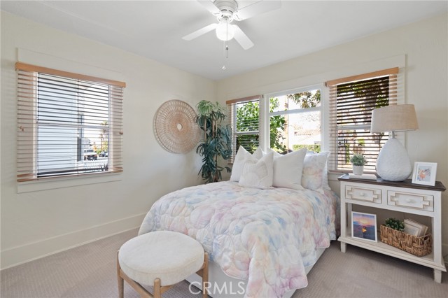 533 Roswell Avenue, Long Beach CA: https://media.crmls.org/medias/6b1a9f55-1fbb-46a7-b0a0-c12687748c2f.jpg