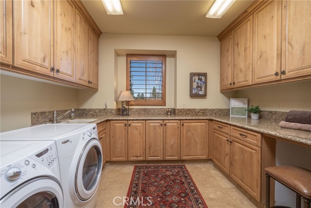 42143 Switzerland Drive, Big Bear CA: https://media.crmls.org/medias/6b1ab877-388b-4494-861c-efbbeb0d3abc.jpg