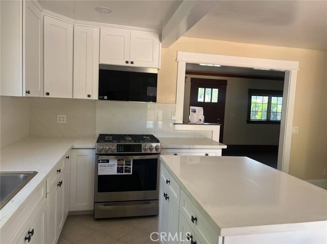 1961 Navarro Avenue, Pasadena CA: https://media.crmls.org/medias/6b1b95c4-bdd9-424b-8ac9-4e2d50c227c7.jpg