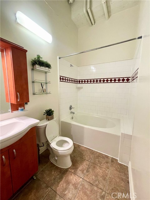 Detail Gallery Image 14 of 15 For 312 W 5th St #701,  Los Angeles,  CA 90013 - 2 Beds | 1 Baths