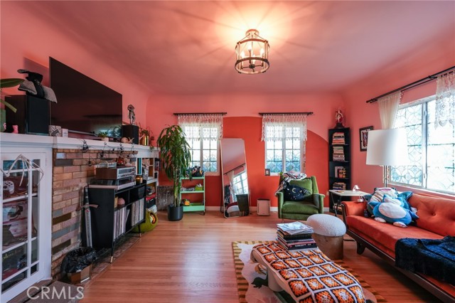 Image 7 of 71 For 1361 Armadale Avenue