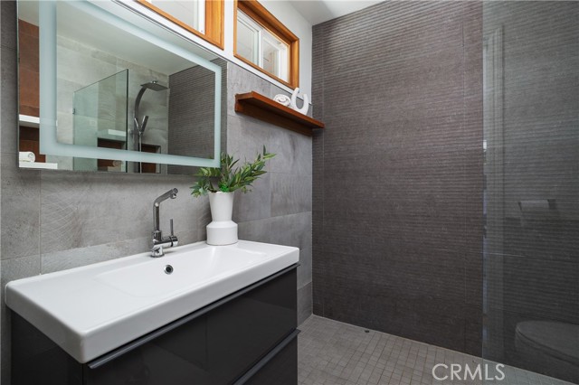 Detail Gallery Image 19 of 33 For 13422 Flint Dr, Santa Ana,  CA 92705 - 3 Beds | 2/1 Baths
