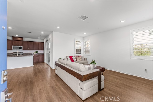 Detail Gallery Image 4 of 36 For 24283 Juni Ct, Corona,  CA 92883 - 4 Beds | 3 Baths