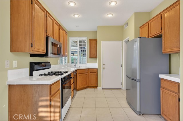 Detail Gallery Image 14 of 27 For 1232 Paseo Azul, Corona,  CA 92879 - 2 Beds | 2/1 Baths