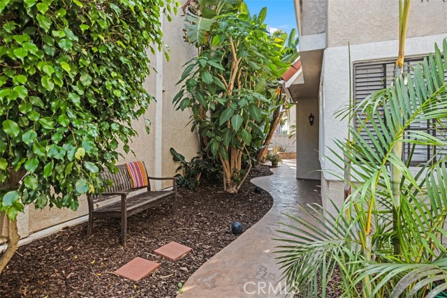 Detail Gallery Image 2 of 31 For 3935 Caminito Silvela, San Diego,  CA 92122 - 3 Beds | 2 Baths