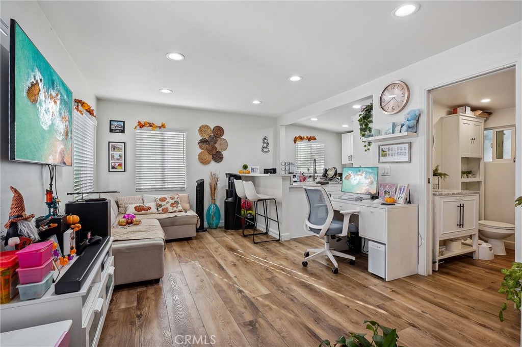 MLS #DW25177428 image #33