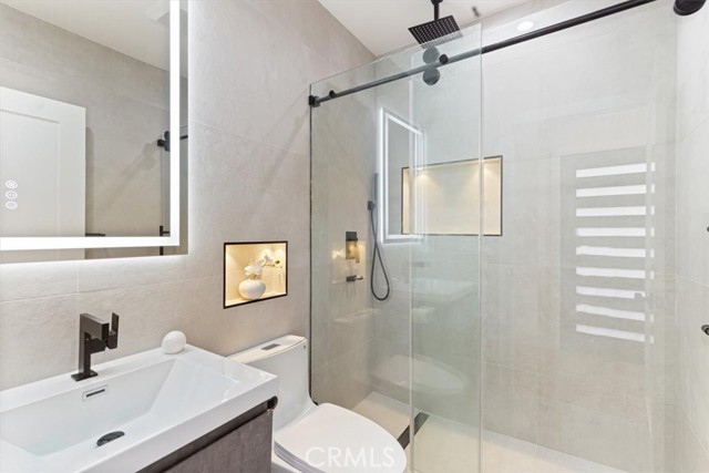 22452 Dolorosa Street, Woodland Hills CA: https://media.crmls.org/medias/6b1e5864-450b-45be-8b9a-dc77108fb093.jpg