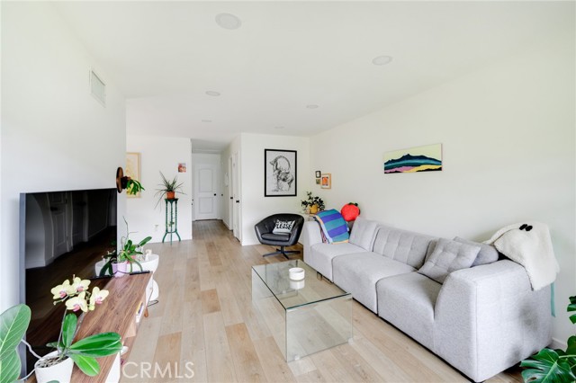 Detail Gallery Image 3 of 25 For 8792 Wyngate St, Sunland,  CA 91040 - 2 Beds | 1 Baths