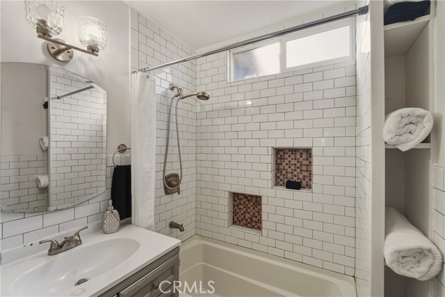 Detail Gallery Image 16 of 29 For 540 Loma, Long Beach,  CA 90814 - 3 Beds | 2 Baths