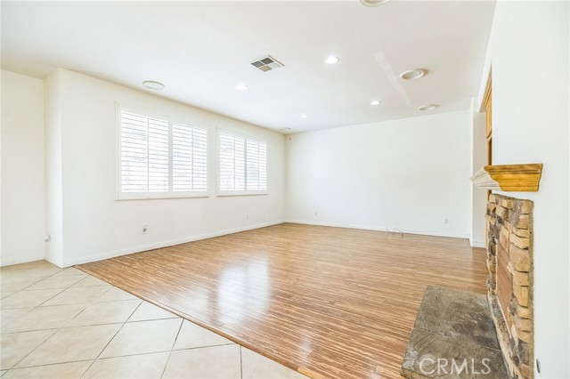 1030 Benedict Circle, Corona CA: https://media.crmls.org/medias/6b1f40a1-d01f-4a5b-95ec-07b013ad64ed.jpg