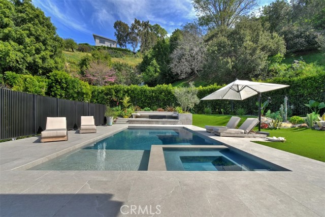 Detail Gallery Image 15 of 36 For 14753 Round Valley, Sherman Oaks,  CA 91403 - 4 Beds | 5 Baths