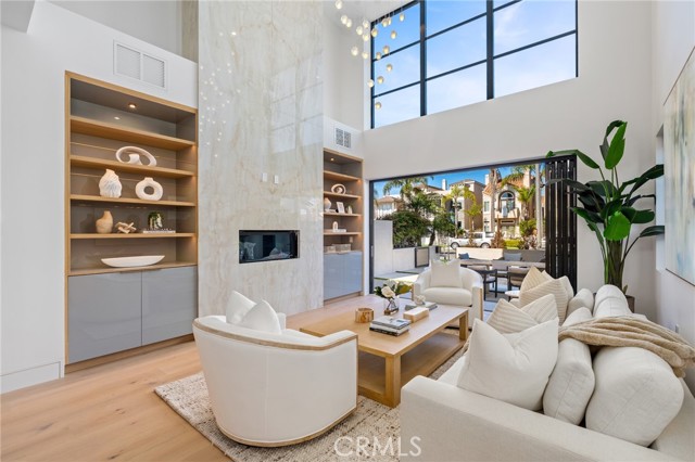 Detail Gallery Image 7 of 45 For 520 11th St, Huntington Beach,  CA 92648 - 3 Beds | 3/1 Baths