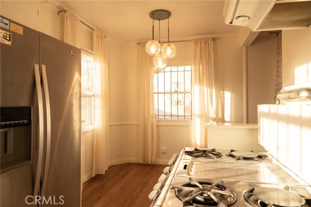 Detail Gallery Image 5 of 24 For 1745 N Mariposa, Los Angeles,  CA 90027 - 1 Beds | 1 Baths