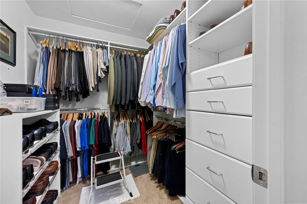 https://media.crmls.org/medias/6b20592b-1a93-4344-877e-853bf64f61de.jpg?preset=X-Large