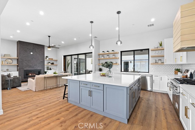 Detail Gallery Image 12 of 50 For 11221 Davenport Rd, Rossmoor,  CA 90720 - 5 Beds | 6 Baths