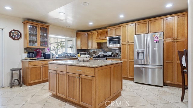 Detail Gallery Image 8 of 23 For 1106 Mar Les, Santa Ana,  CA 92706 - 3 Beds | 2/1 Baths