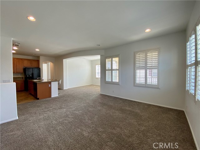 2750 Oak Hill Drive, Ontario CA: https://media.crmls.org/medias/6b20fbf3-e836-4370-bffc-b84c47ba272c.jpg
