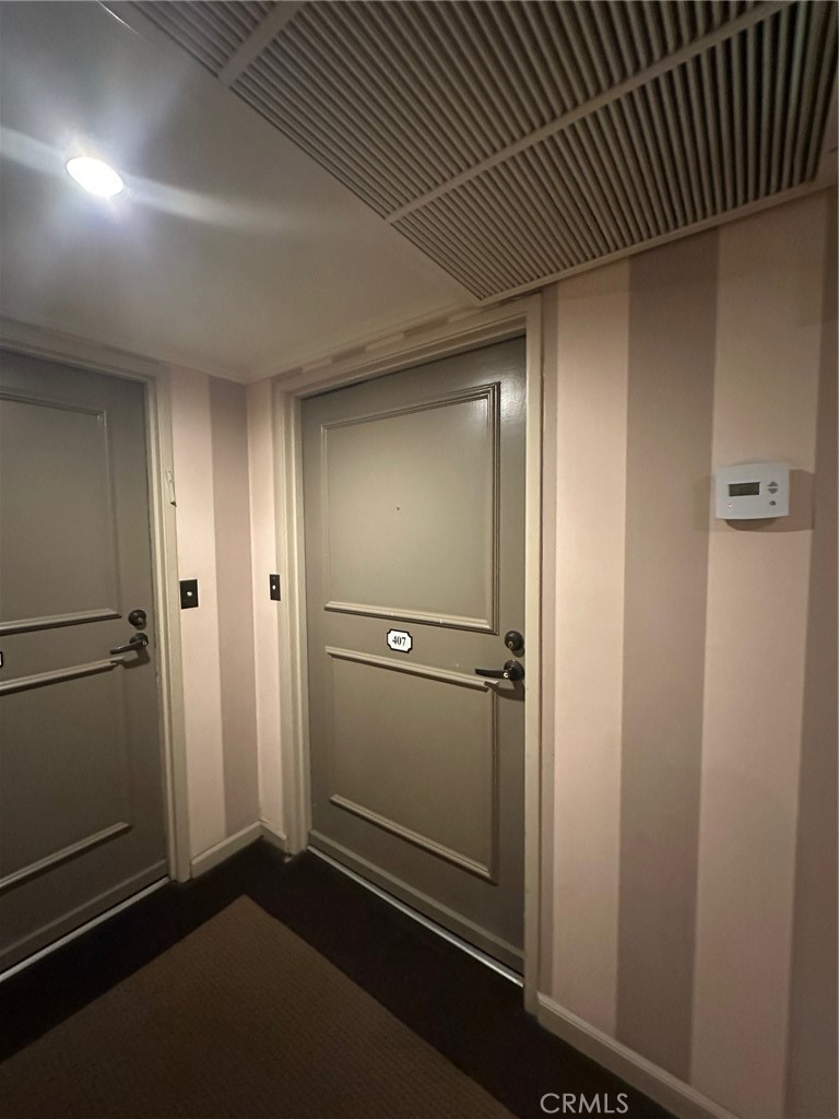https://media.crmls.org/medias/6b213f39-8abb-498b-9faf-cef2f4df5813.jpg?preset=X-Large