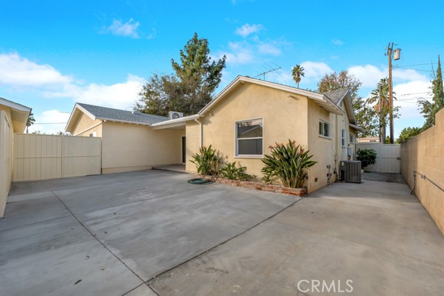 7758 Mason Avenue, Winnetka CA: https://media.crmls.org/medias/6b214b17-d42d-4b93-9f15-9ec8548cc961.jpg