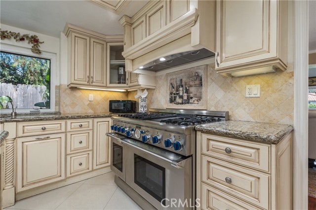 8 Rancho Laguna Dr., Pomona CA: https://media.crmls.org/medias/6b21b3df-5ead-4423-85e3-c6cd48c58c6f.jpg