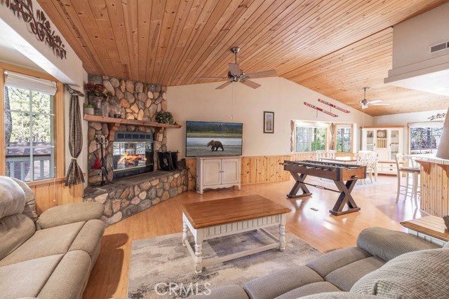 285 Santa Clara Boulevard, Big Bear Lake, CA 92315