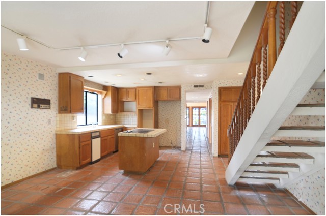 627 19th Street, Huntington Beach CA: https://media.crmls.org/medias/6b22ba9f-d266-4473-8e79-f2811cfb70fb.jpg